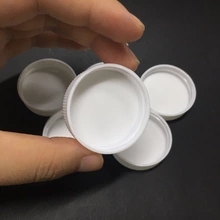 Cam içecek şişeleri için 38 mm beyaz plastik PP vidalı kapak, 