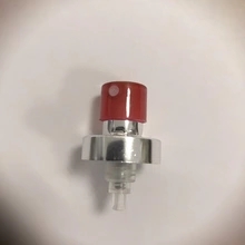 China 20-410 silbrig glänzendes Aluminium Parfümzerstäuber Pumpe mit Rotfolie Kunststoffkopf, 