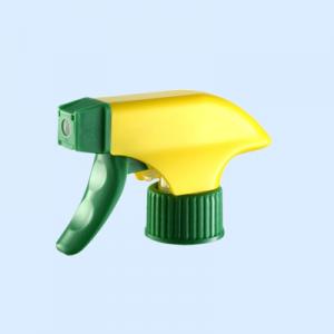 Plastic trigger sprayer